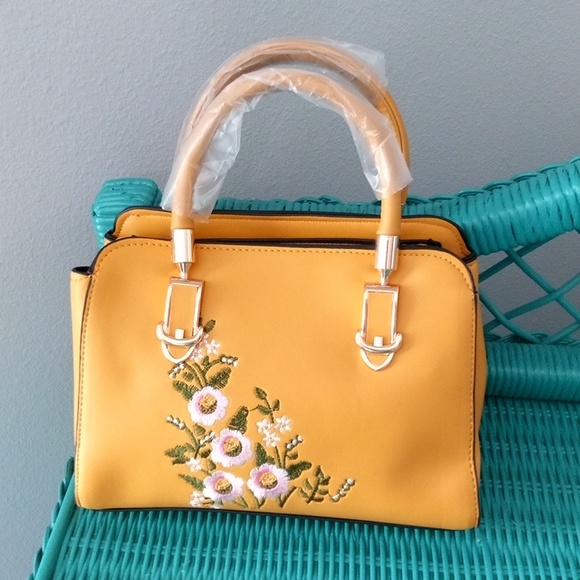 🆕 Ladies Yellow Embroidered Purse - Picture 2 of 10